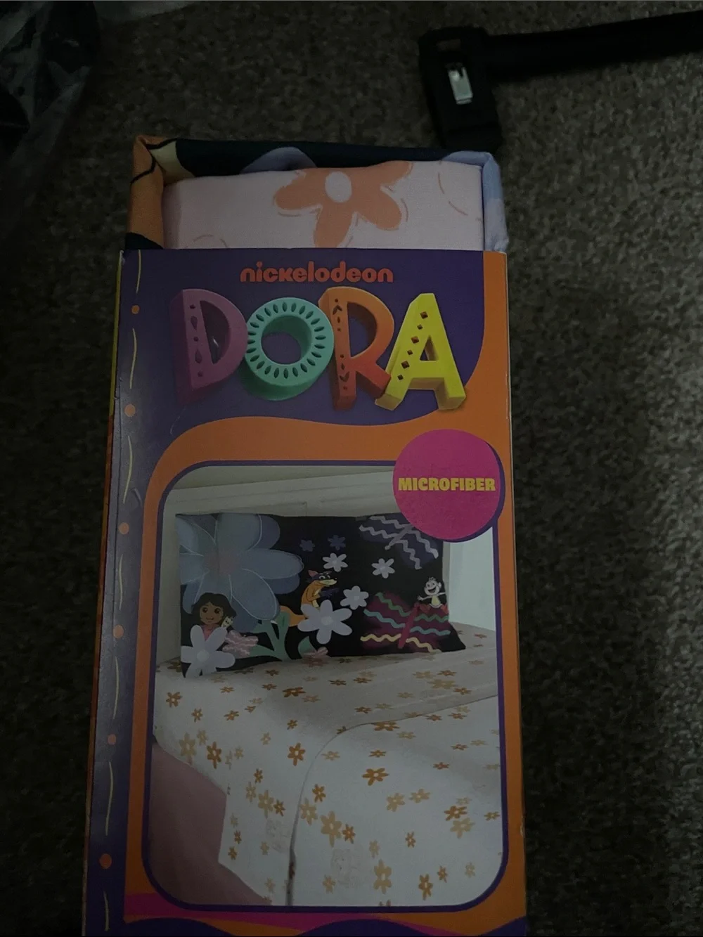 Nickelodeon Dora Twin Sheet Set - White and Gold Floral Accents